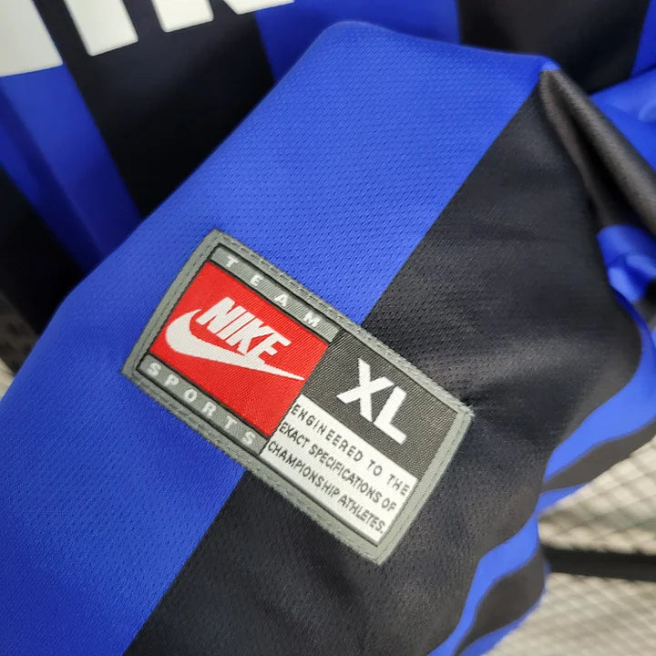 Maillot Inter Milan Rétro 1999-2000 - détail col et manches