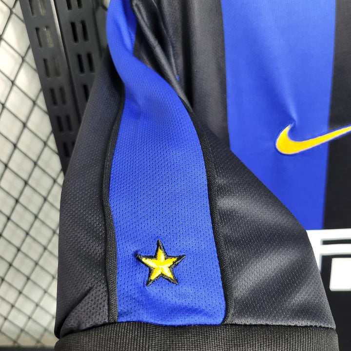 Maillot Inter Milan Rétro 1999-2000 - vue complète suspendue