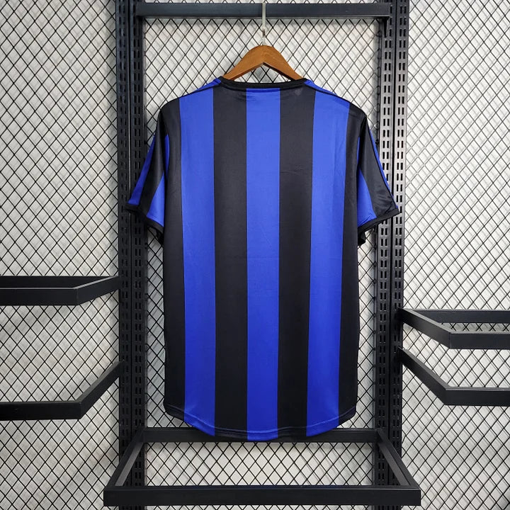 Maillot Inter Milan Rétro 1999-2000 - vue de face suspendu