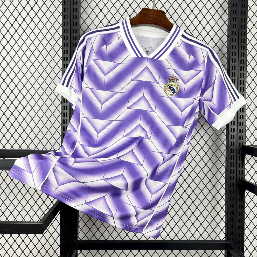 Maillot Real Madrid édition spéciale violet géométrique 2023
