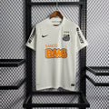 Maillot de football rétro Santos 2011-2012 blanc avec logos Banco BMG, Nike, et écusson du club